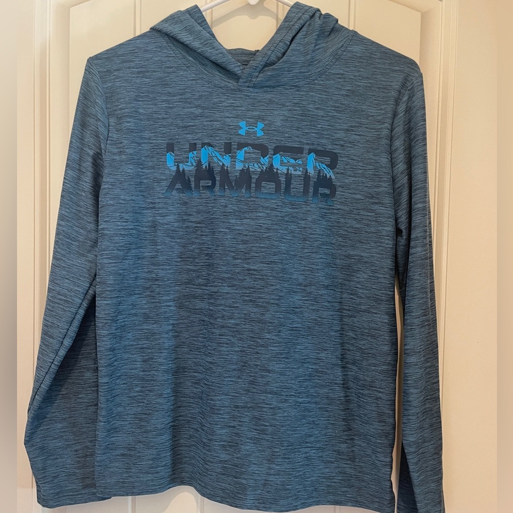 NEW Boy's Under Armour Shadow Mountain L/S light hoodie. NWOT. Never worn.